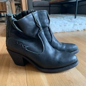 Frye Leslie artisan boots